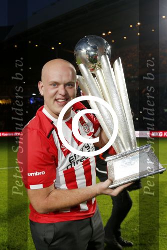 Eindhoven, 22 Januari 2017 PSV-SC Heerenven, kompetitiewedstrijd 2016/2017
Eindstand, 4-3
Huldiging van Michael v Gerwn tijdens de rust vanwege zijn Wereldkampioenschap Darts.