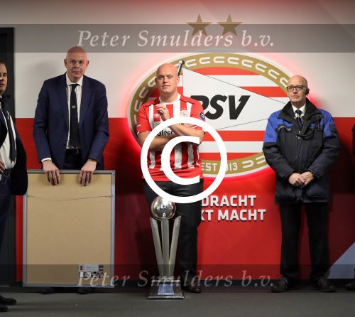 Eindhoven, 22 Januari 2017 Kompetitiewedstrijd PSV-SC Heerenveen, eindstand 4-3 met o.a. Michael v Gerwen die werd gehuldigd.