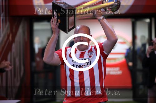Eindhoven, 22 Januari 2017 Kompetitiewedstrijd PSV-SC Heerenveen, eindstand 4-3 met o.a. Michael v Gerwen die werd gehuldigd.