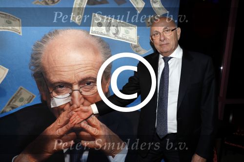 Hoorn 16 januari 2017
Premiere van FIFA Blatter, de val van de voetbalkeizer, in Schouwburg Het Park in Hoorn. 
Michael v Praag met zijn vrouw