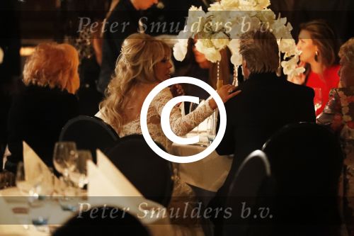 Hoofddorp 17 januari 2017
Patricia Paay is opnieuw getrouwd met Robbert Hinfelaar. Dat gebeurde in Claus party Center in Hoofddorp