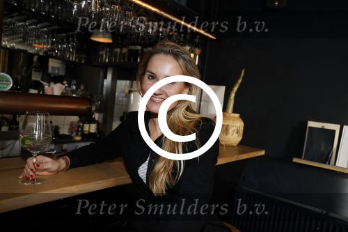 Amsterdam 11 januari 2017
Presentatie boek Opvliegers! 
Proosten op het boek en het nieuwe Jaar 2017 met oa Peggy Vrijens, Sandra Mattie, Laura Vlasblom, Antje Monteiro, Carolina Mout en Cystine Carreon Rick Engelkes