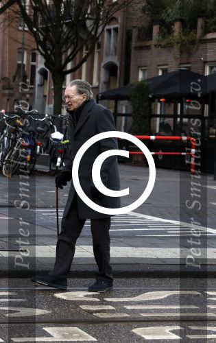Amsterdam 15 januari 2017 
Remco Campert op straat en in de tram