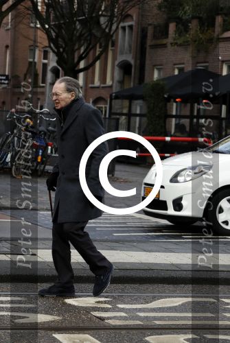 Amsterdam 15 januari 2017 
Remco Campert op straat en in de tram