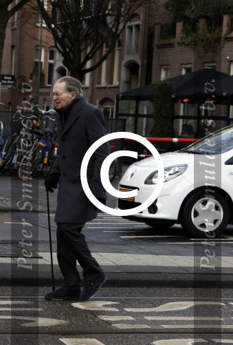 Amsterdam 15 januari 2017 
Remco Campert op straat en in de tram