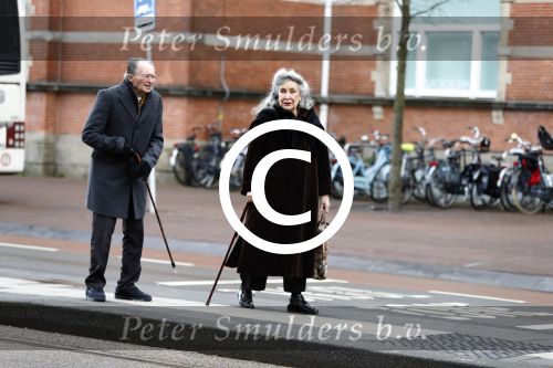Amsterdam 15 januari 2017 
Remco Campert op straat en in de tram