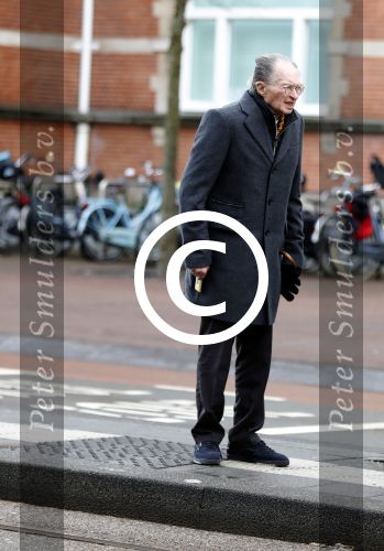 Amsterdam 15 januari 2017 
Remco Campert op straat en in de tram