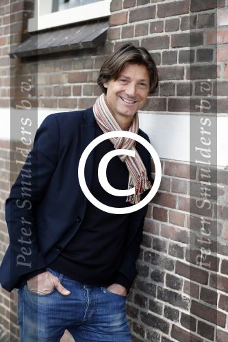 Amsterdam 11 januari 2017
Presentatie boek Opvliegers! 
Proosten op het boek en het nieuwe Jaar 2017 met oa Peggy Vrijens, Sandra Mattie, Laura Vlasblom, Antje Monteiro, Carolina Mout en Cystine Carreon Rick Engelkes