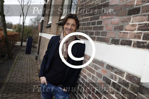 Amsterdam 11 januari 2017
Presentatie boek Opvliegers! 
Proosten op het boek en het nieuwe Jaar 2017 met oa Peggy Vrijens, Sandra Mattie, Laura Vlasblom, Antje Monteiro, Carolina Mout en Cystine Carreon Rick Engelkes