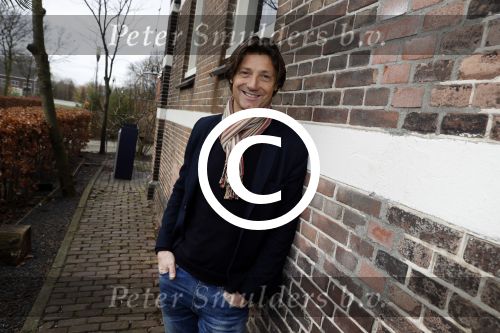 Amsterdam 11 januari 2017
Presentatie boek Opvliegers! 
Proosten op het boek en het nieuwe Jaar 2017 met oa Peggy Vrijens, Sandra Mattie, Laura Vlasblom, Antje Monteiro, Carolina Mout en Cystine Carreon Rick Engelkes