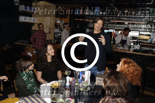 Amsterdam 11 januari 2017
Presentatie boek Opvliegers! 
Proosten op het boek en het nieuwe Jaar 2017 met oa Peggy Vrijens, Sandra Mattie, Laura Vlasblom, Antje Monteiro, Carolina Mout en Cystine Carreon Rick Engelkes