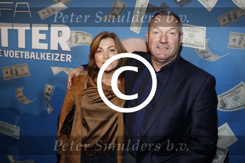 Hoorn 16 januari 2017
Premiere van FIFA Blatter, de val van de voetbalkeizer, in Schouwburg Het Park in Hoorn. Ron jans met vrouw