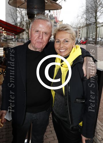 Amsterdam 29 januari 2017 
Surprise party Harry Mens vanwege zijn 70e verjaardag. Het werd gevierd op het leidse plein. harry met Sandra Peet