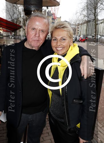 Amsterdam 29 januari 2017 
Surprise party Harry Mens vanwege zijn 70e verjaardag. Het werd gevierd op het leidse plein. harry met Sandra Peet