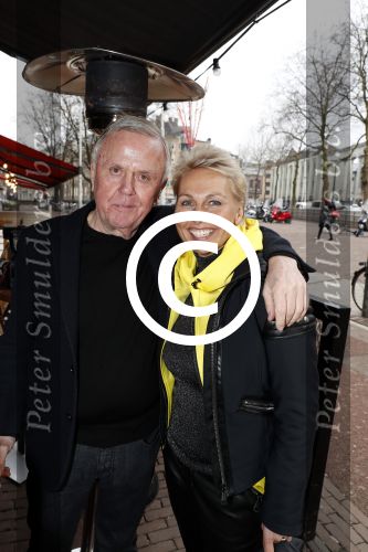 Amsterdam 29 januari 2017 
Surprise party Harry Mens vanwege zijn 70e verjaardag. Het werd gevierd op het leidse plein. harry met Sandra Peet