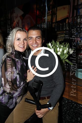 Amsterdam 29 januari 2017 
Surprise party Harry Mens vanwege zijn 70e verjaardag. Het werd gevierd op het leidse plein. Suze Mens met man Emile