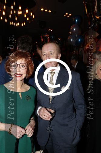 Amsterdam 29 januari 2017 
Surprise party Harry Mens vanwege zijn 70e verjaardag. Het werd gevierd op het leidse plein. Marijke Helwegen met Theo Hiddema