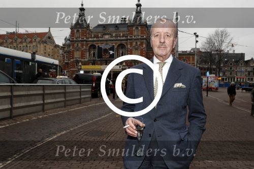Amsterdam 29 januari 2017 
Surprise party Harry Mens vanwege zijn 70e verjaardag. Het werd gevierd op het leidse plein. Theo Hiddema