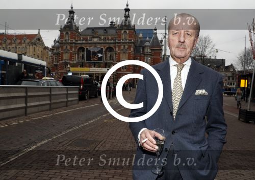 Amsterdam 29 januari 2017 
Surprise party Harry Mens vanwege zijn 70e verjaardag. Het werd gevierd op het leidse plein. Theo Hiddema