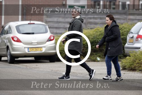 Tiel 25 januari 2017
Virginia Rens verlaat huis samen met haar broer.