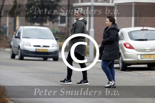 Tiel 25 januari 2017
Virginia Rens verlaat huis samen met haar broer.
