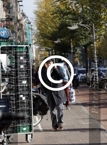 Amsterdam 23 oktober 2016
Youp van t Hek doet boodschappen bij Albert Heyn AH