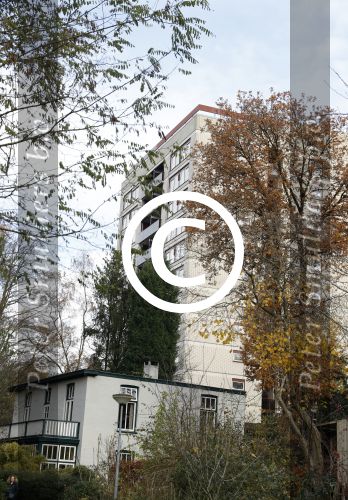 Wageningen 25 november 2017
Alexander Pechtold woont in Aoppartement wat op zijn huis ( waar zijn vrouw woont) uitkijkt