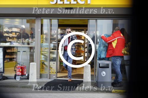 Friesland 29 december 2017
Alexander Pechtold met zijn vriendin Anne Lok bij een vakantiehuis in Friesland.