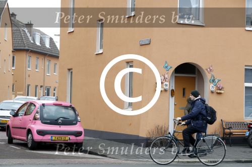 Scheveningen 12 januari 2018
Barbie Samantha de Jong haar huis en auto in haar straat