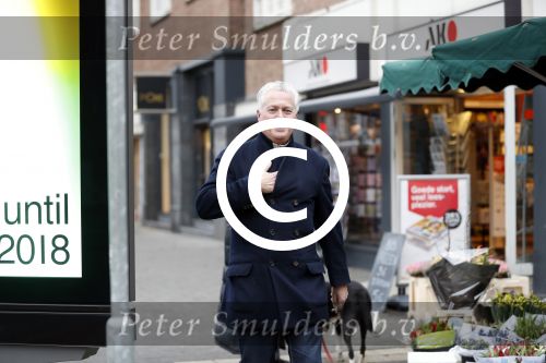 Amsterdam 20 januari 2018
Bram Moszkowicz op straat in Amsterdam zuid.