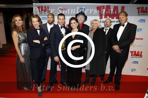 Amsterdam 15 januari 2018
Premiere Taal is zeg maar echt mijn ding in Tuschinski. cast met oa Fockeline Ouwerkerk Egbert Jan Weeber Peter Faber Tarikh JanssenBarbara Bredero en Paul Voorthuysen
