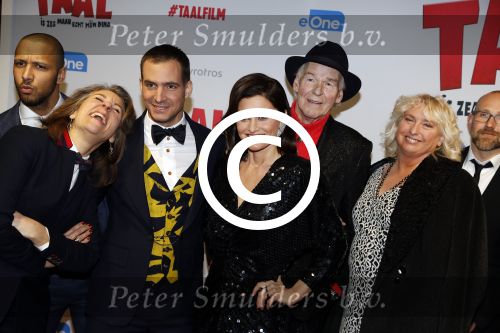 Amsterdam 15 januari 2018
Premiere Taal is zeg maar echt mijn ding in Tuschinski. cast met oa Fockeline Ouwerkerk Egbert Jan Weeber Peter Faber Tarikh JanssenBarbara Bredero en Paul Voorthuysen