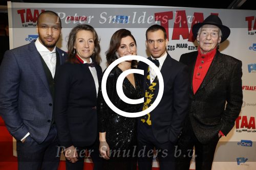 Amsterdam 15 januari 2018
Premiere Taal is zeg maar echt mijn ding in Tuschinski. cast met oa Fockeline Ouwerkerk Egbert Jan Weeber Peter Faber Tarikh JanssenBarbara Bredero en Paul Voorthuysen