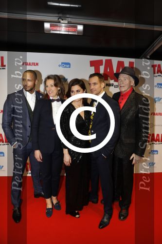 Amsterdam 15 januari 2018
Premiere Taal is zeg maar echt mijn ding in Tuschinski. cast met oa Fockeline Ouwerkerk Egbert Jan Weeber Peter Faber Tarikh JanssenBarbara Bredero en Paul Voorthuysen