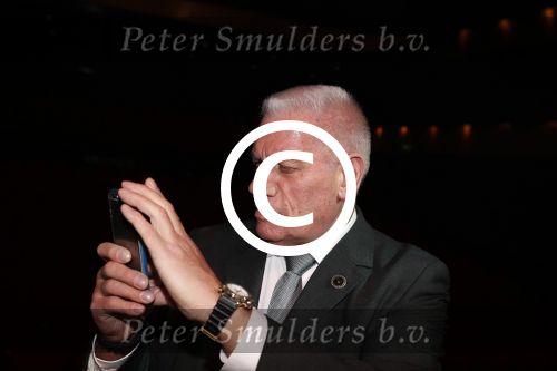 Uden 5 januari 2018
Start Tour de Frans in Theater Markant van Frans Bauer. Zoon Christiaan broer Dorus en zijn moeder zijn aanwezig. Beveiliger Charlie Jansen
