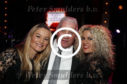 Uden 5 januari 2018
Start Tour de Frans in Theater Markant van Frans Bauer. Zoon Christiaan broer Dorus en zijn moeder zijn aanwezig. Beveiliger Charlie Jansen