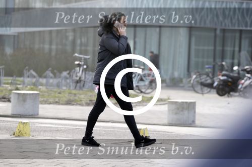 Den Haag 13 januari 2018 
De ouders  (vader en moeder ) van Barbie verlaten het ziekenhuis. Chiel Harten