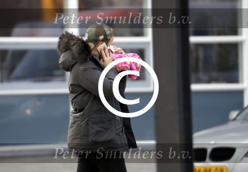 Den Haag 13 januari 2018 
De ouders  (vader en moeder ) van Barbie verlaten het ziekenhuis. Chiel Harten