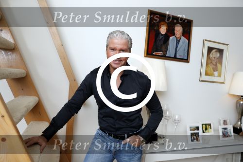 Amsterdam 11 januari 2018 
Dries Roelvink thuis in zijn appartement