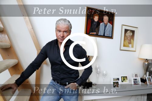 Amsterdam 11 januari 2018 
Dries Roelvink thuis in zijn appartement