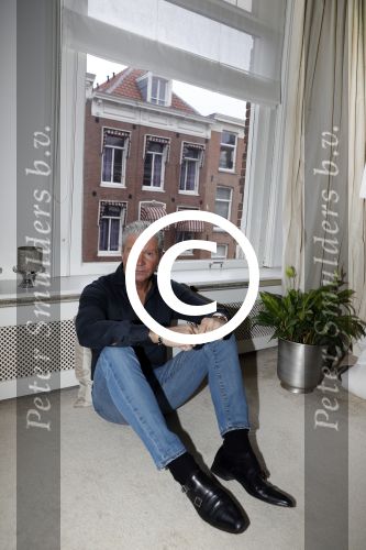 Amsterdam 11 januari 2018 
Dries Roelvink thuis in zijn appartement