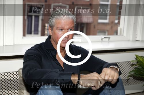 Amsterdam 11 januari 2018 
Dries Roelvink thuis in zijn appartement