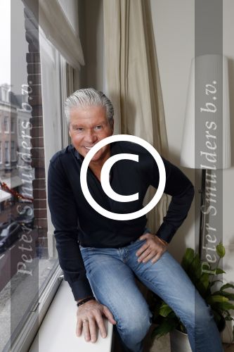 Amsterdam 11 januari 2018 
Dries Roelvink thuis in zijn appartement