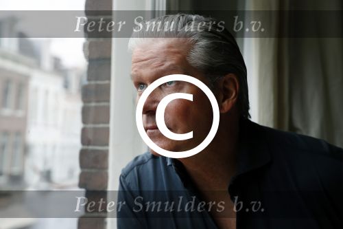 Amsterdam 11 januari 2018 
Dries Roelvink thuis in zijn appartement