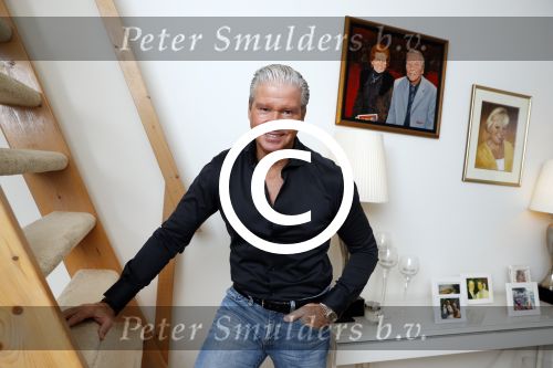 Amsterdam 11 januari 2018 
Dries Roelvink thuis in zijn appartement