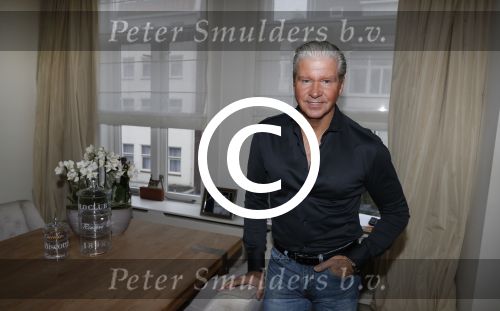 Amsterdam 11 januari 2018 
Dries Roelvink thuis in zijn appartement