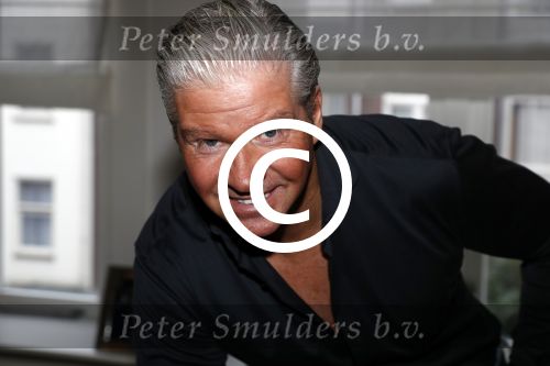 Amsterdam 11 januari 2018 
Dries Roelvink thuis in zijn appartement