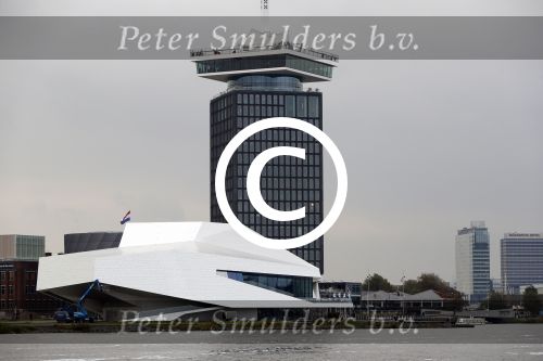 Amsterdam 28 september 2017
Diverse gebouwen aan het IJ . Eye Adam Toren Centraal station en Pontsteiger