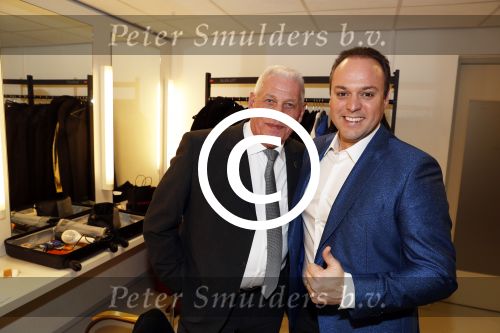 Uden 5 januari 2018
Start Tour de Frans in Theater Markant van Frans Bauer. Zoon Christiaan broer Dorus en zijn moeder zijn aanwezig. Beveiliger Charlie Jansen