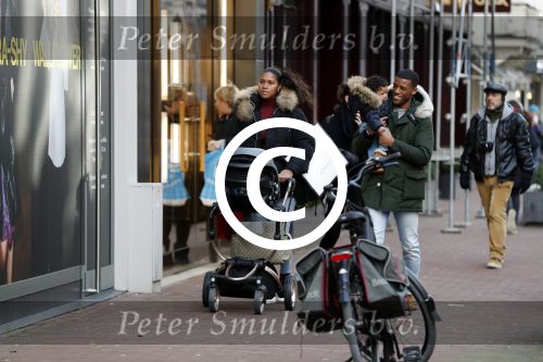Amsterdam 17 januari 2018
Georginio Wijnaldum met zijn vriendin en zoonJacian Emile Wijnaldum op de pc hooftstraat